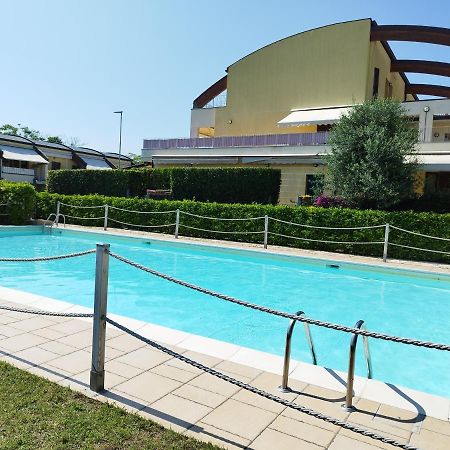 Appartamento L'Azalea - A Due Passi Da Numana Con Grande Terrazzo E Piscina Condominiale Stagionale Сироло Экстерьер фото