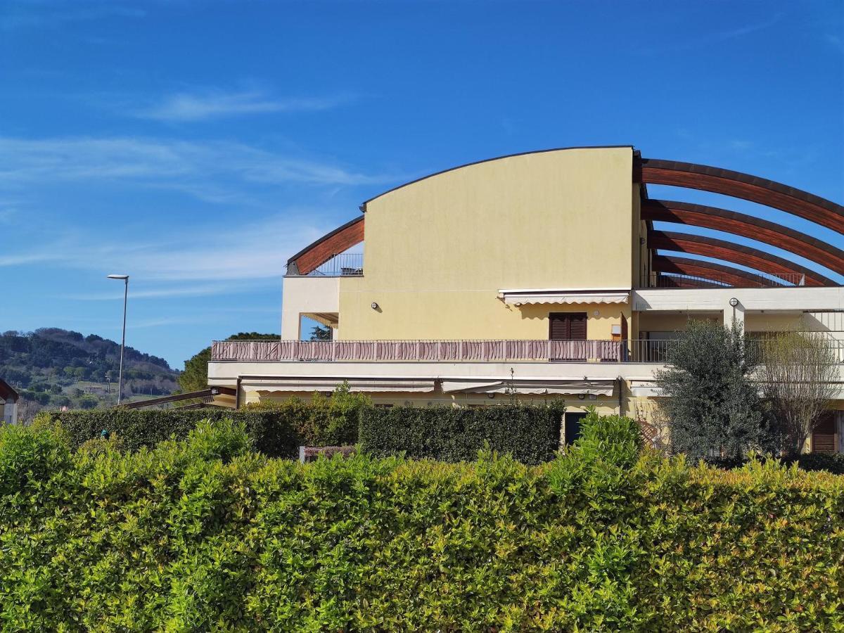 Appartamento L'Azalea - A Due Passi Da Numana Con Grande Terrazzo E Piscina Condominiale Stagionale Сироло Экстерьер фото