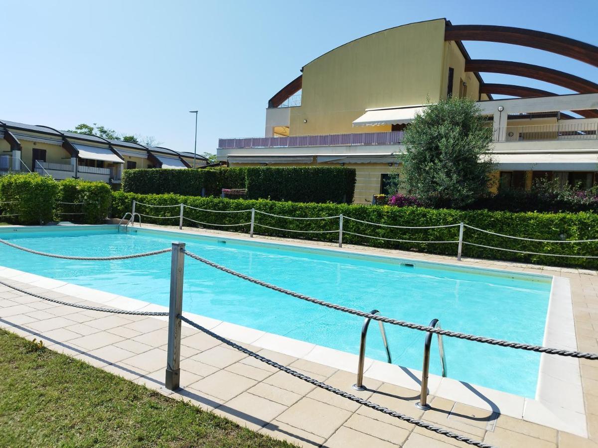 Appartamento L'Azalea - A Due Passi Da Numana Con Grande Terrazzo E Piscina Condominiale Stagionale Сироло Экстерьер фото