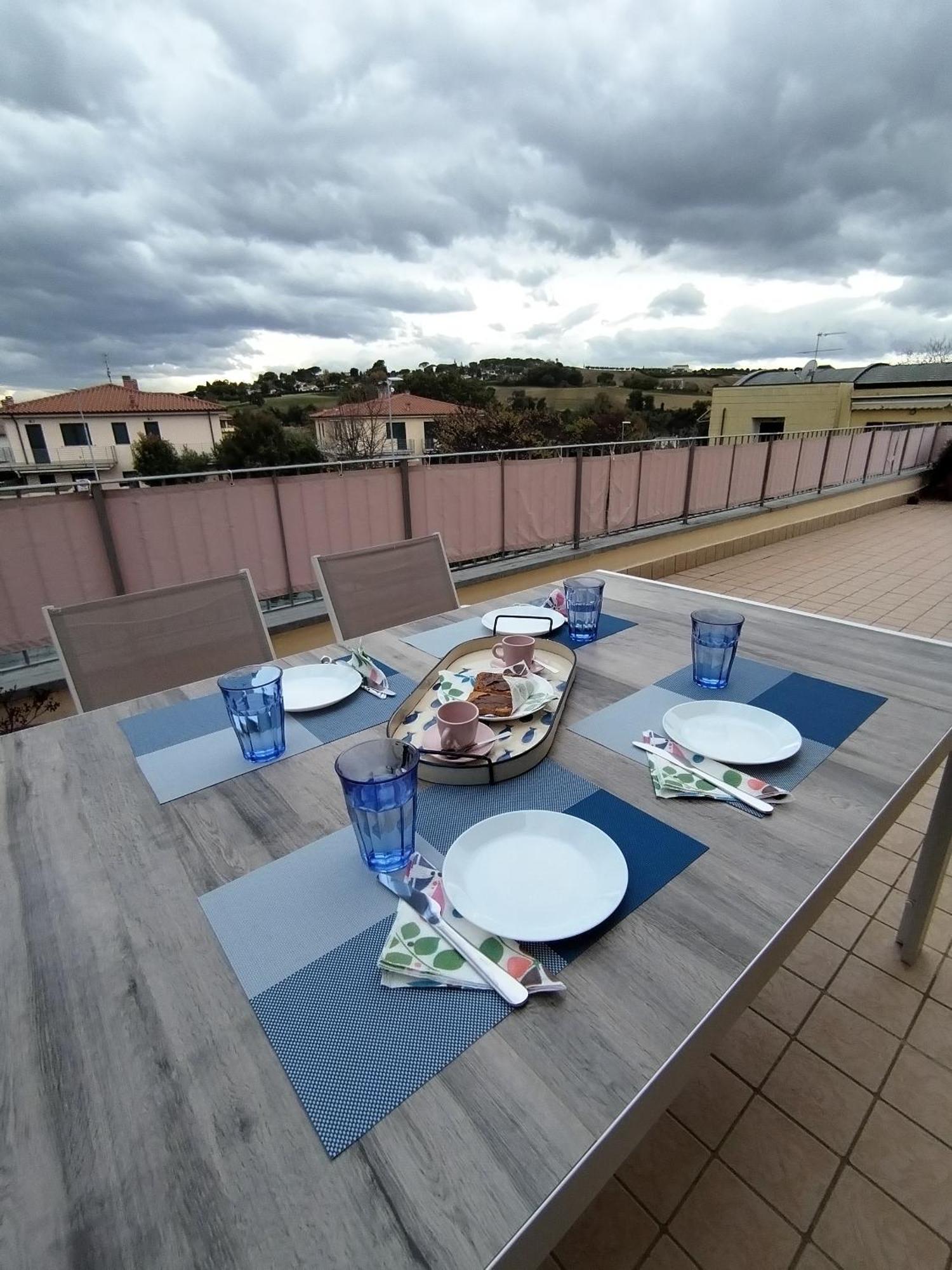Appartamento L'Azalea - A Due Passi Da Numana Con Grande Terrazzo E Piscina Condominiale Stagionale Сироло Экстерьер фото